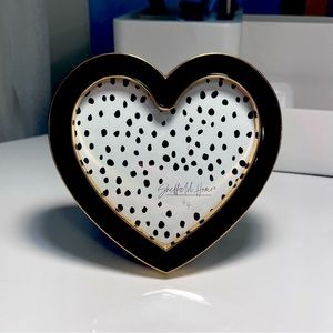 Heart shaped picture frame